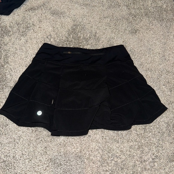Black lululemon tennis skirt - Picture 3 of 8